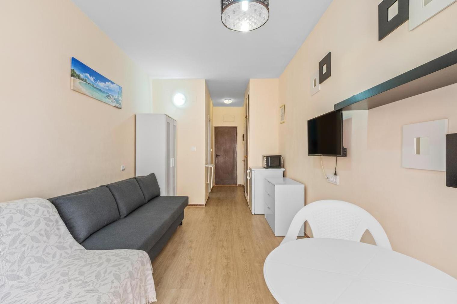 A 200m De La Playa Locos Apartment *